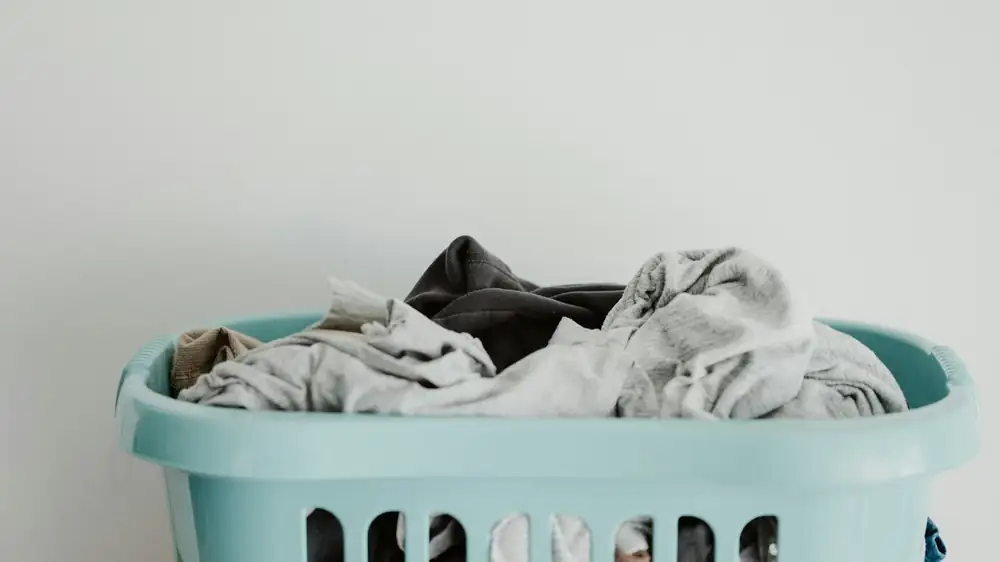 Decluttering a Small Flat: The Decision Rules That Actually Work